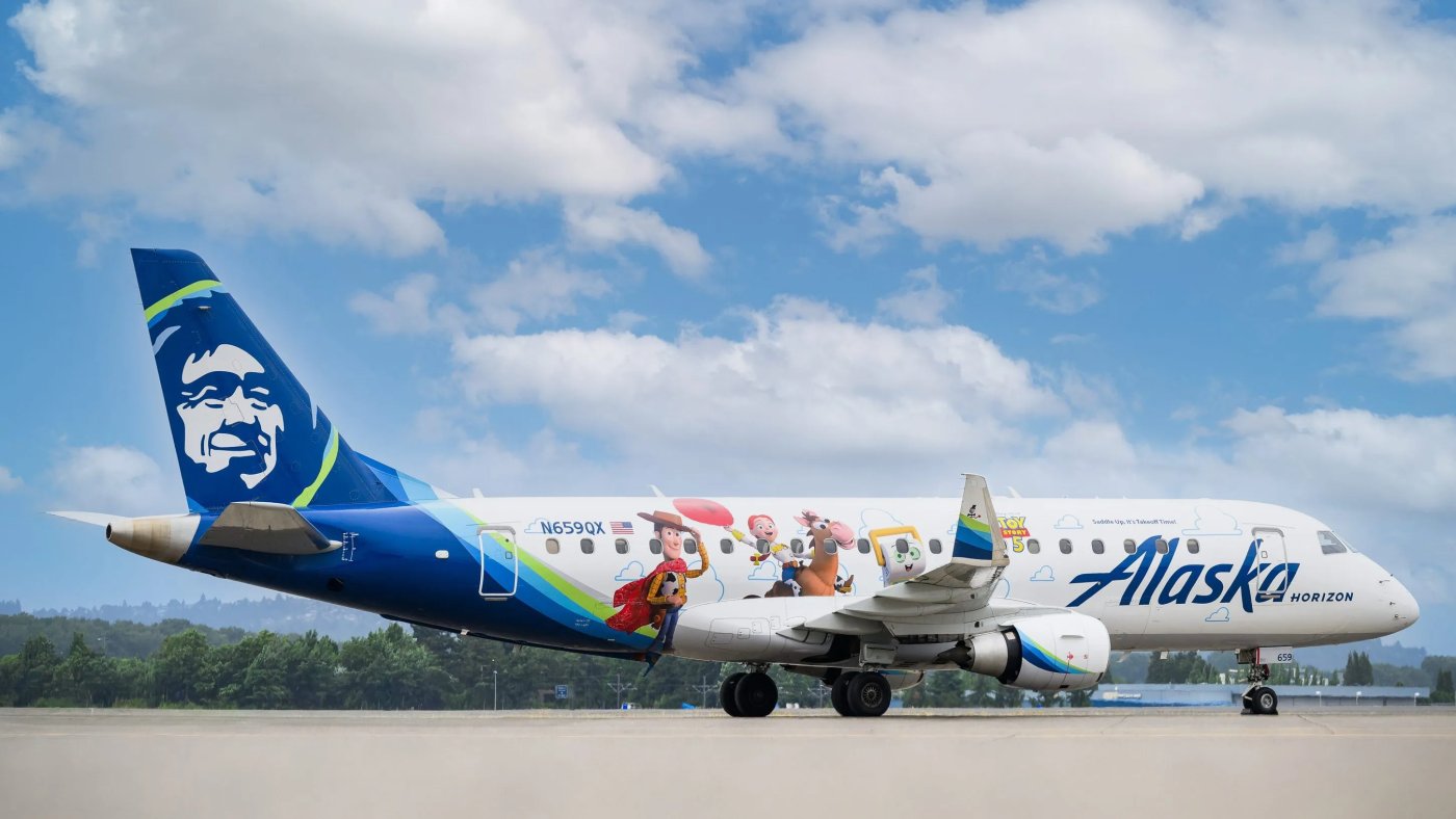 ¡Al infinito y más allá!  Alaska Airlines celebra por todo lo alto