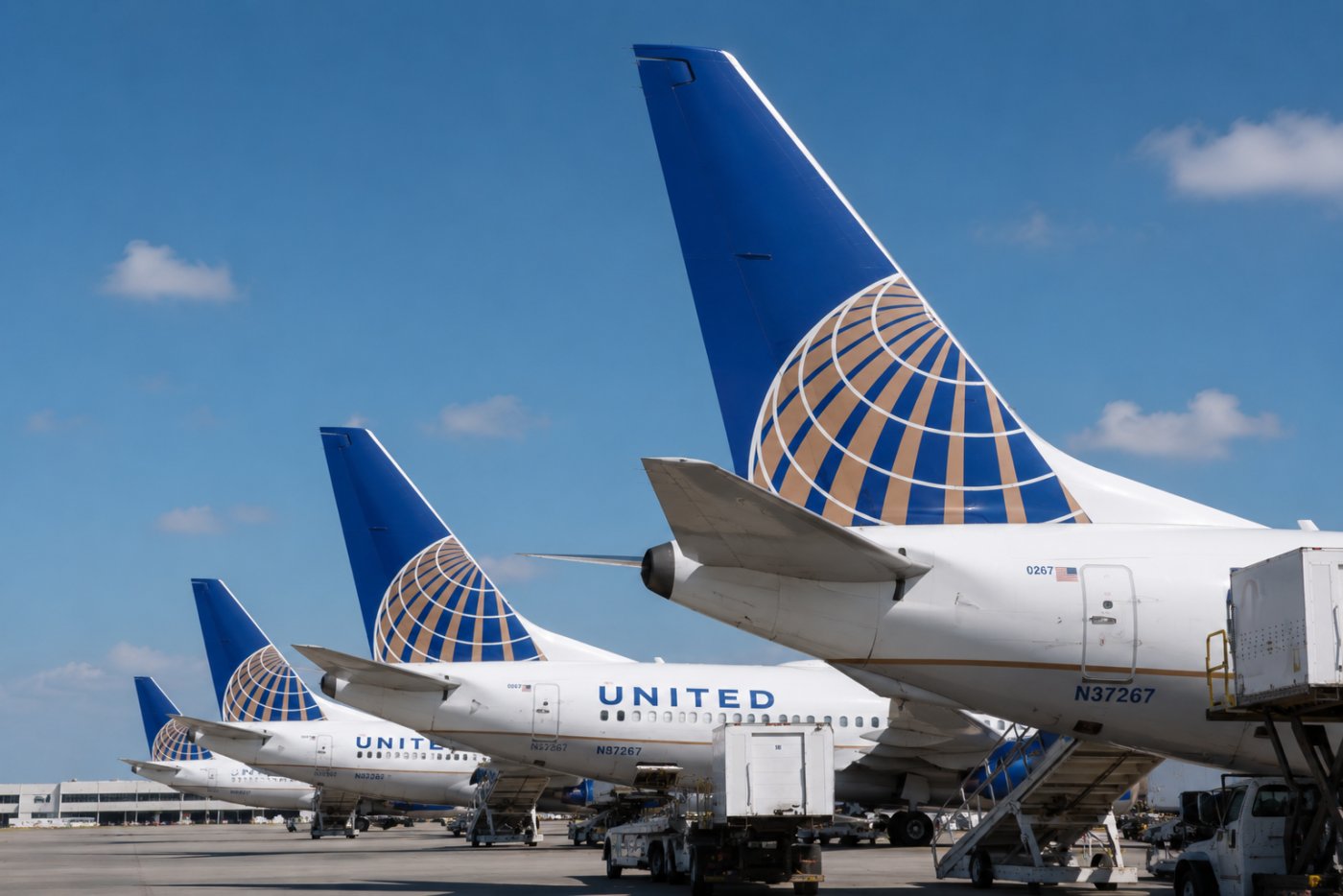 ¿Vuelas con United este verano? La aerolínea reduce vuelos, pero no necesariamente tus opciones de viaje
