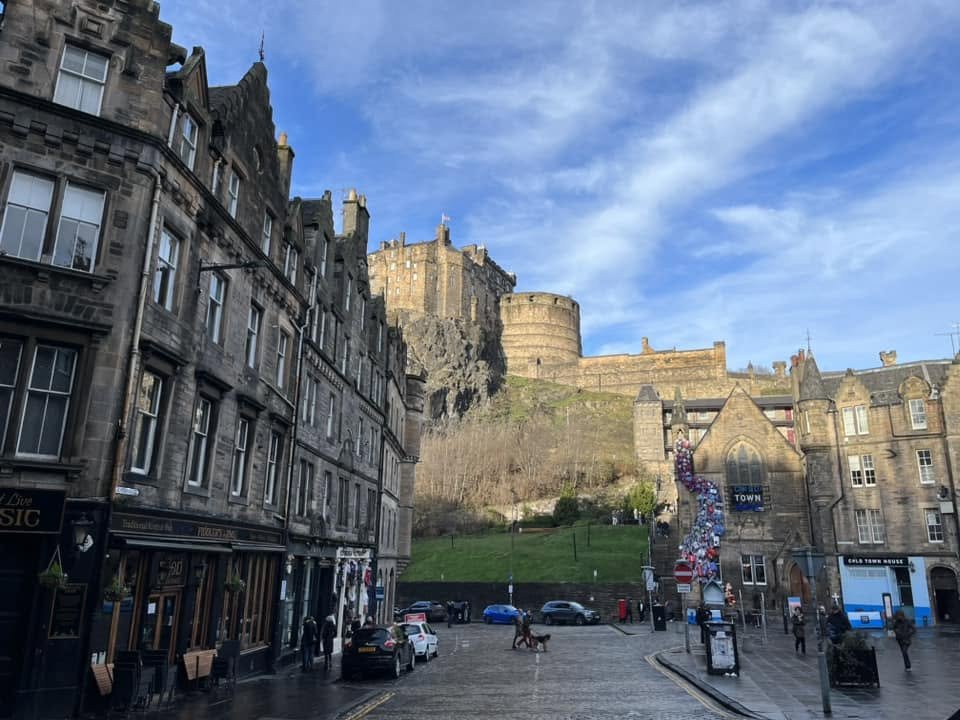 Viajar a Edimburgo será más caro: entra en vigor la nueva tasa turística para visitantes